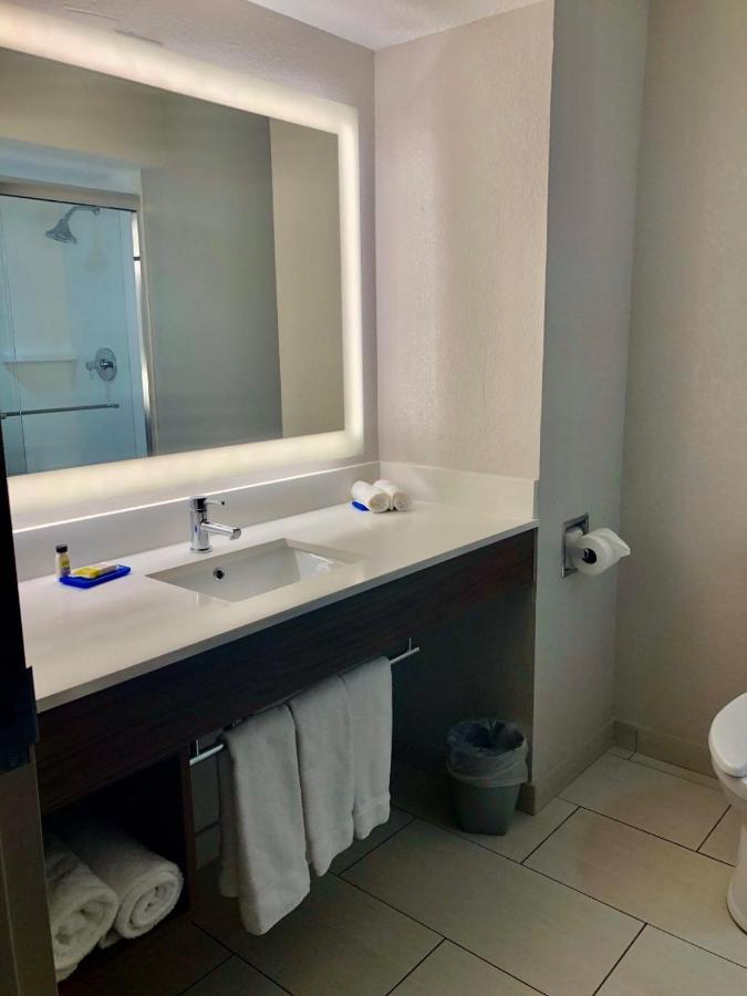 Holiday Inn Express Hotel & Suites Clewiston By Ihg Exterior photo