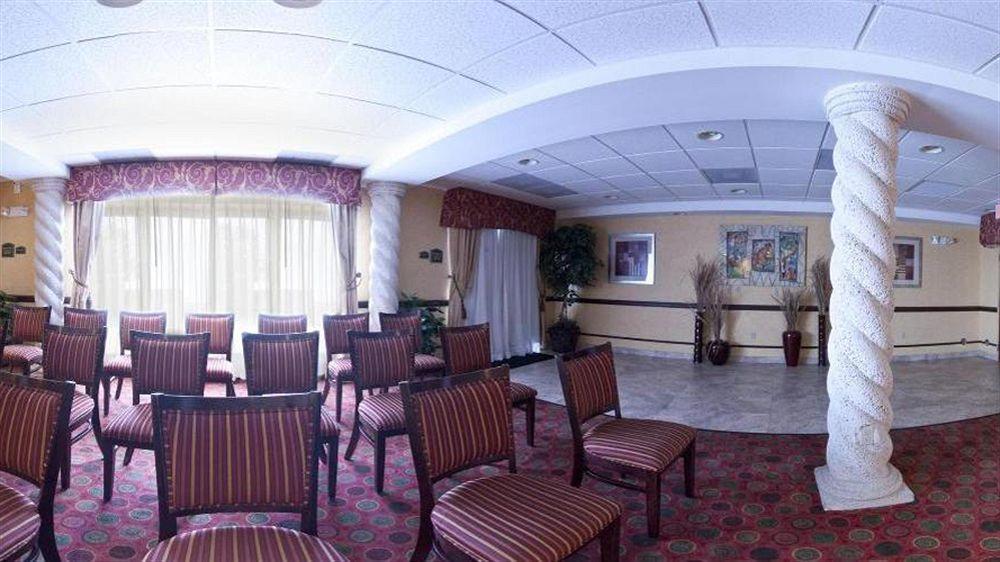 Holiday Inn Express Hotel & Suites Clewiston By Ihg Exterior photo