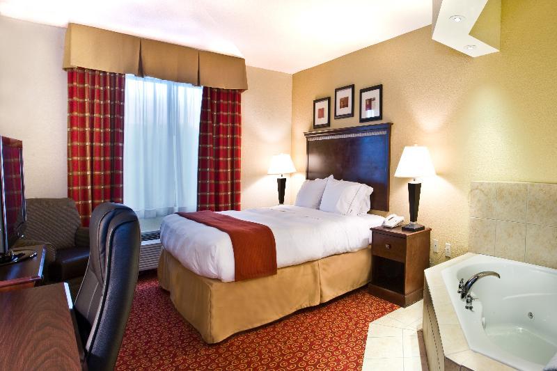 Holiday Inn Express Hotel & Suites Clewiston By Ihg Exterior photo